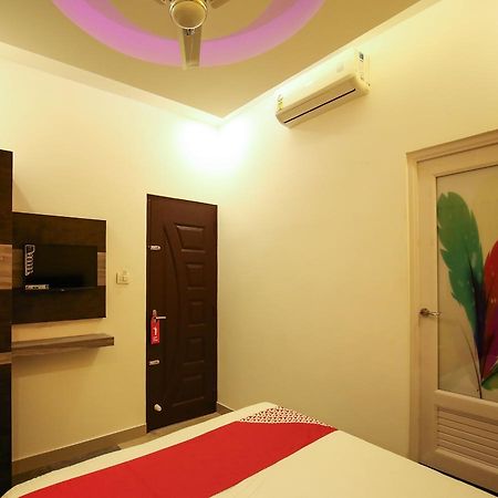 Oyo 10152 Rail View Residency Hotel Alappuzha Exterior photo