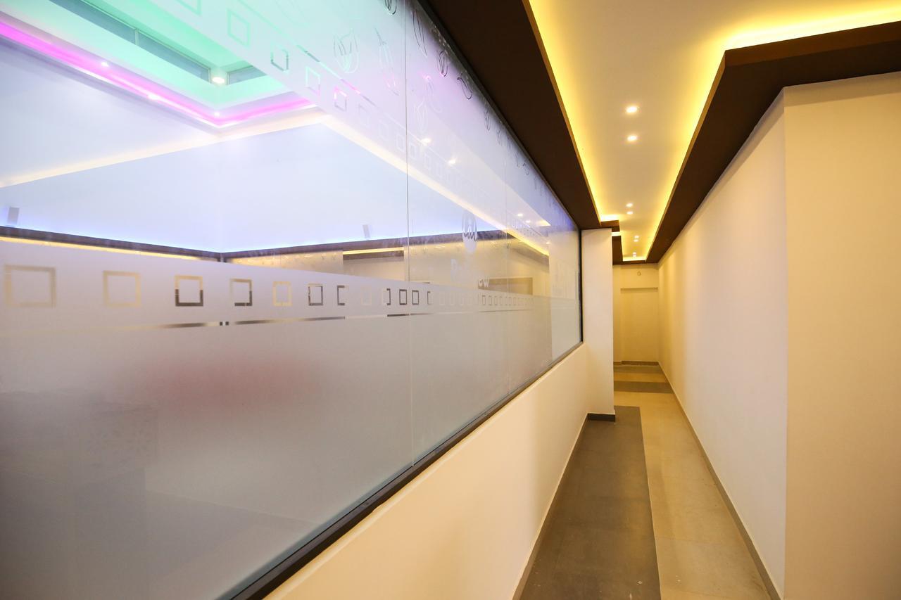Oyo 10152 Rail View Residency Hotel Alappuzha Exterior photo