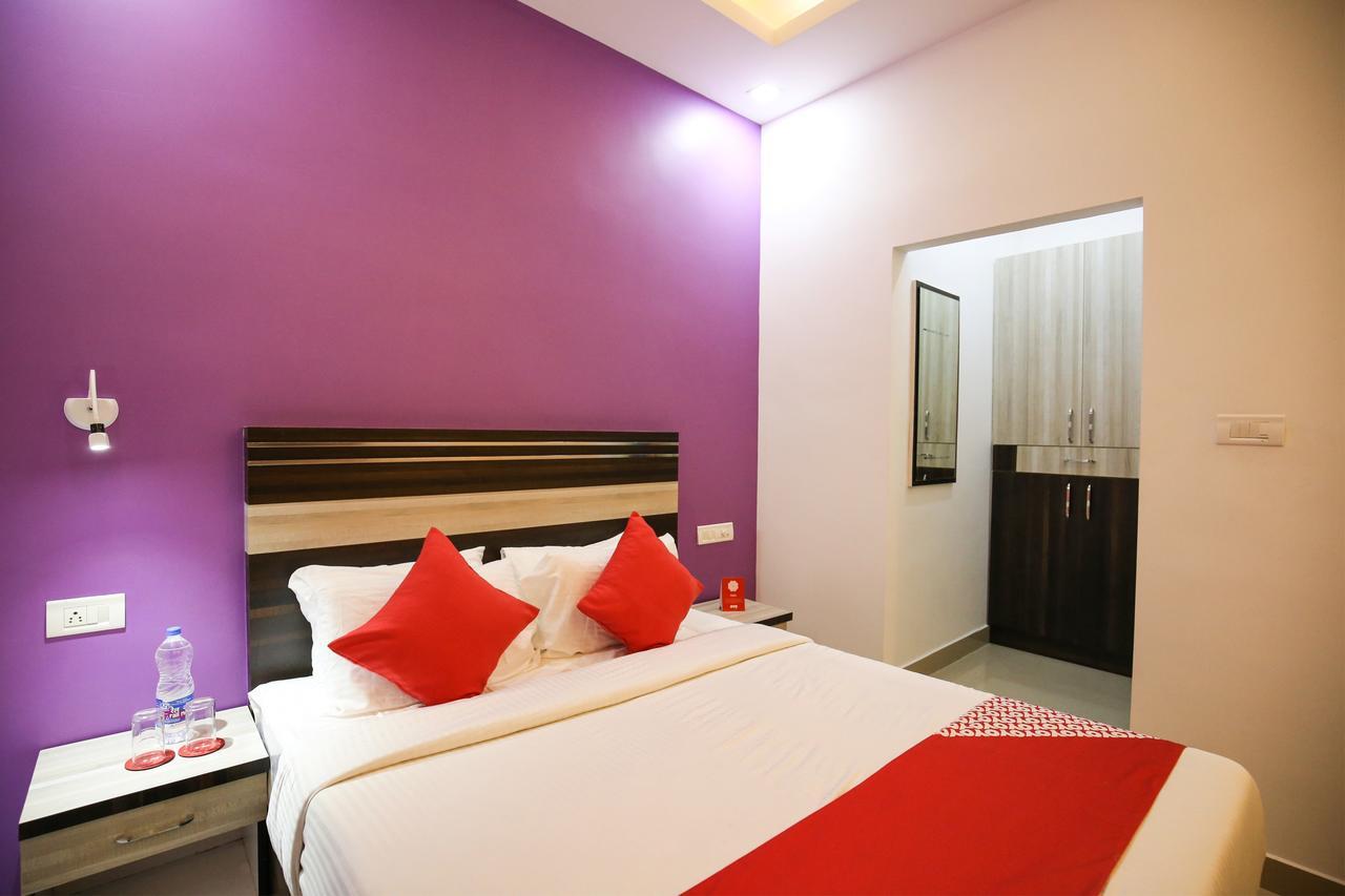 Oyo 10152 Rail View Residency Hotel Alappuzha Exterior photo