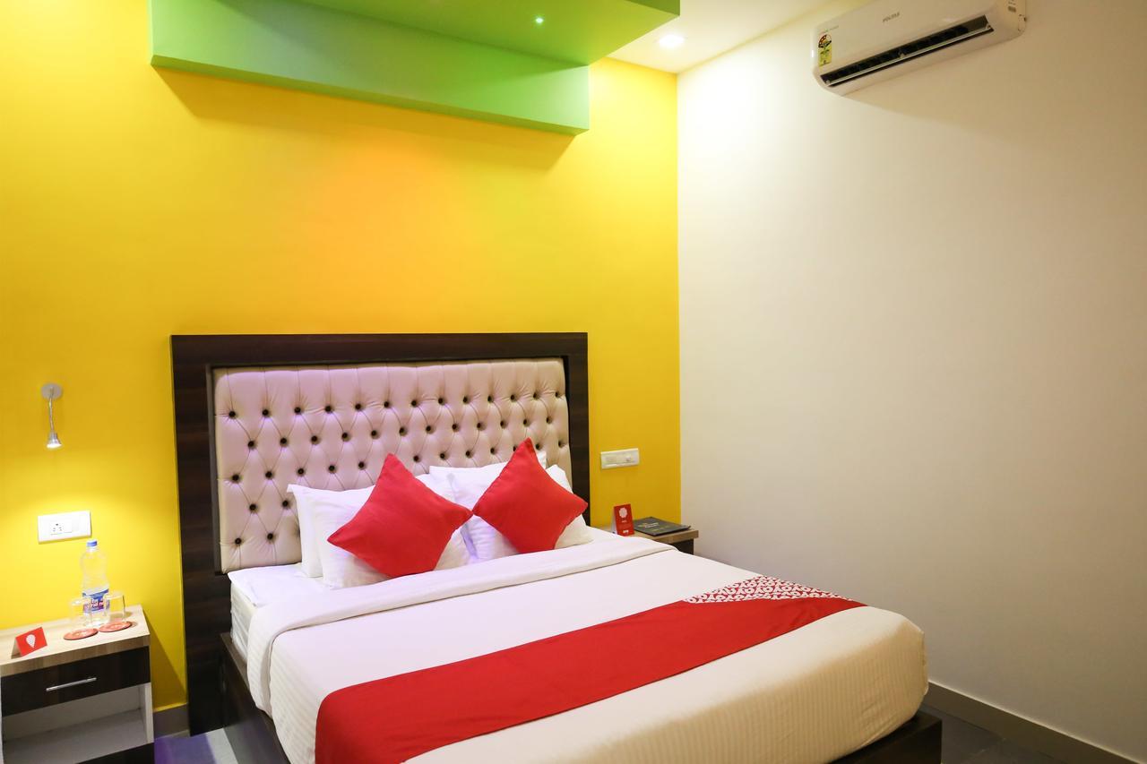 Oyo 10152 Rail View Residency Hotel Alappuzha Exterior photo